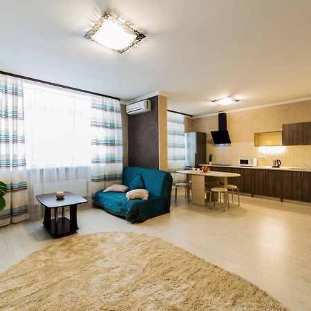 Studio Apartment On Bazhana キエフ エクステリア 写真