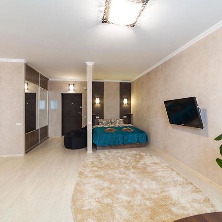Studio Apartment On Bazhana キエフ エクステリア 写真
