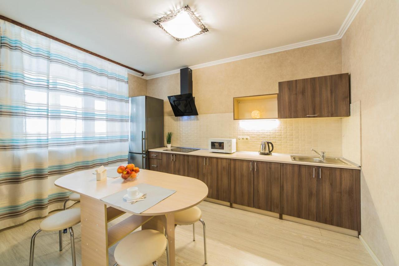 Studio Apartment On Bazhana キエフ エクステリア 写真